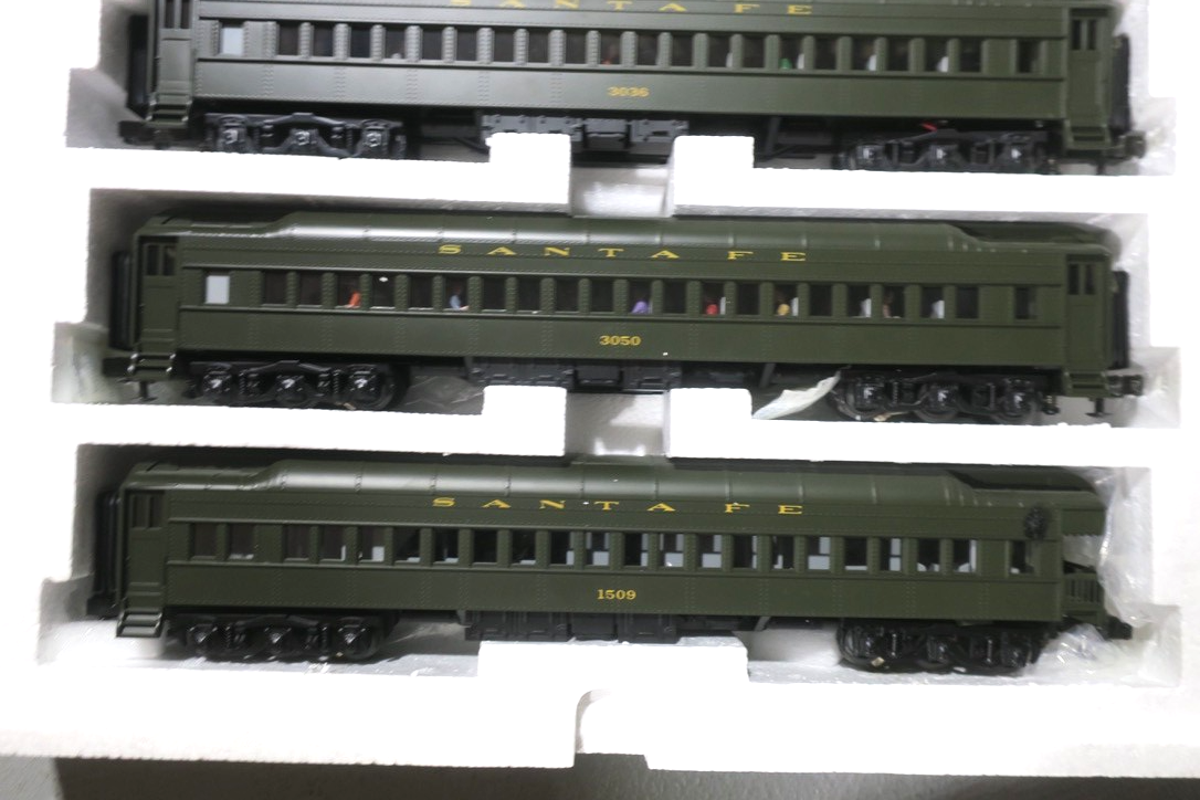 MTH 20-4049 O Santa Fe Madison 70' Madison Passenger Car Set (Set of 5)/Box