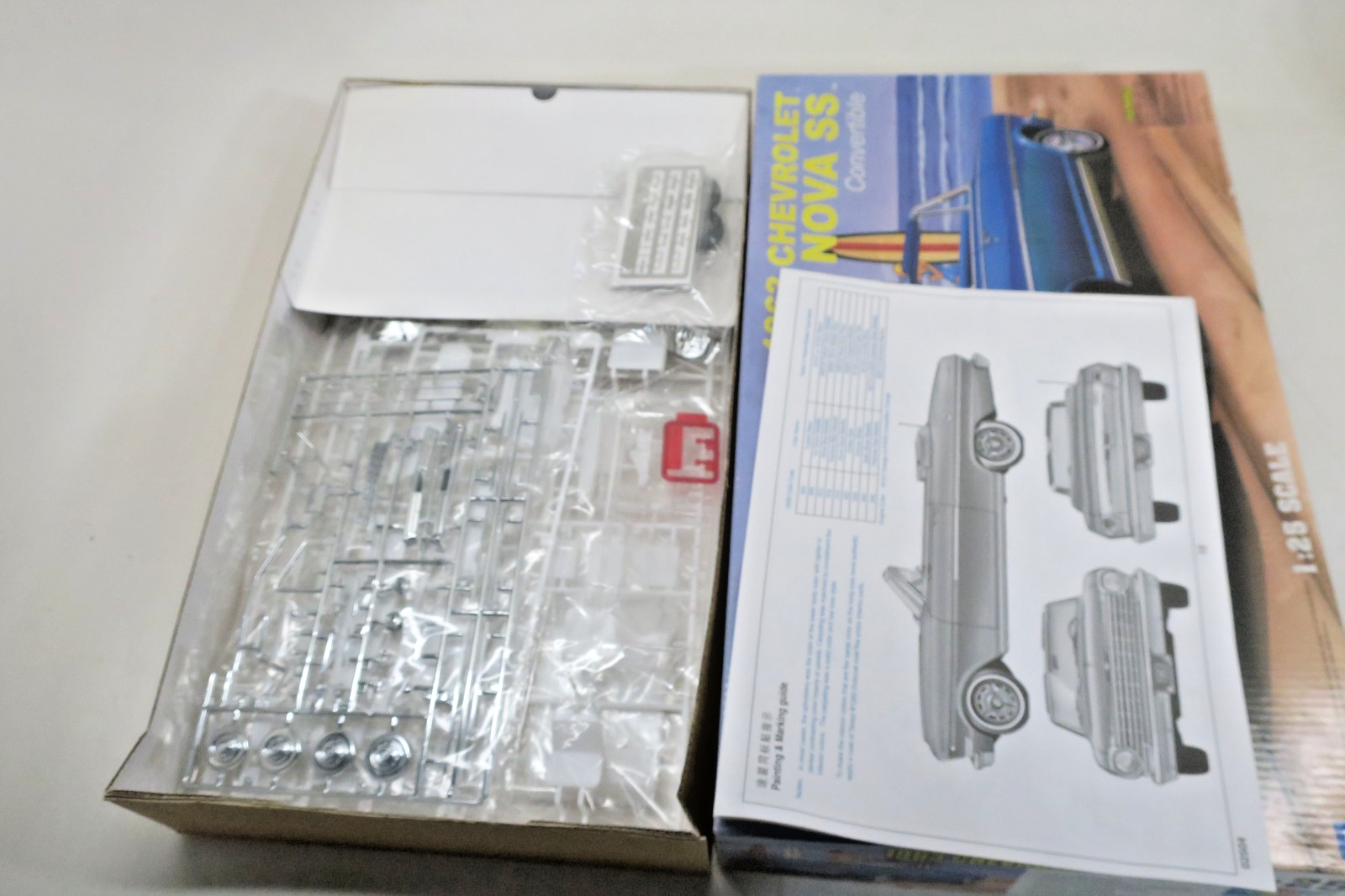 Trumpeter 1/25 1963 Chevrolet Nova SS Convertible Model Kit #02504