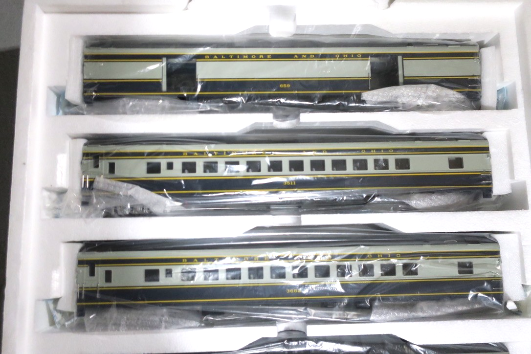 MTH 20-6565 O Baltimore & Ohio 70' Streamlined Passenger Car Set (Set of 5)