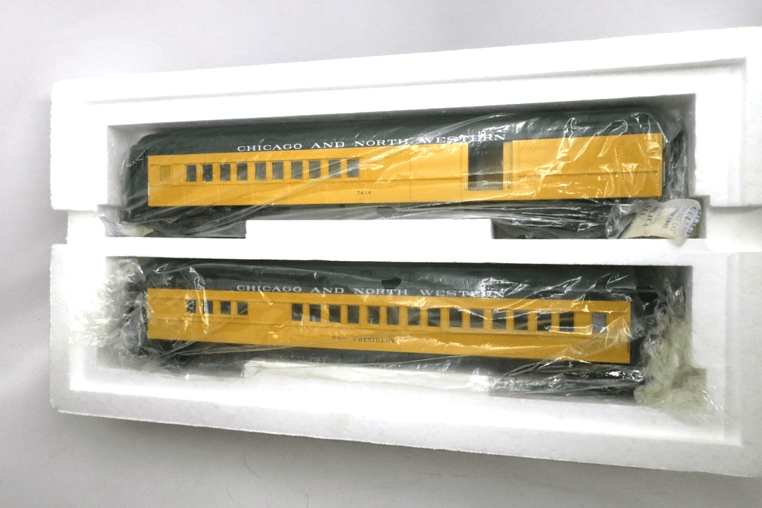 MTH 20-4130 Chicago NorthWestern, Scale Madison Combine/Diner Set - WISE GUYS HOBBIES LLC