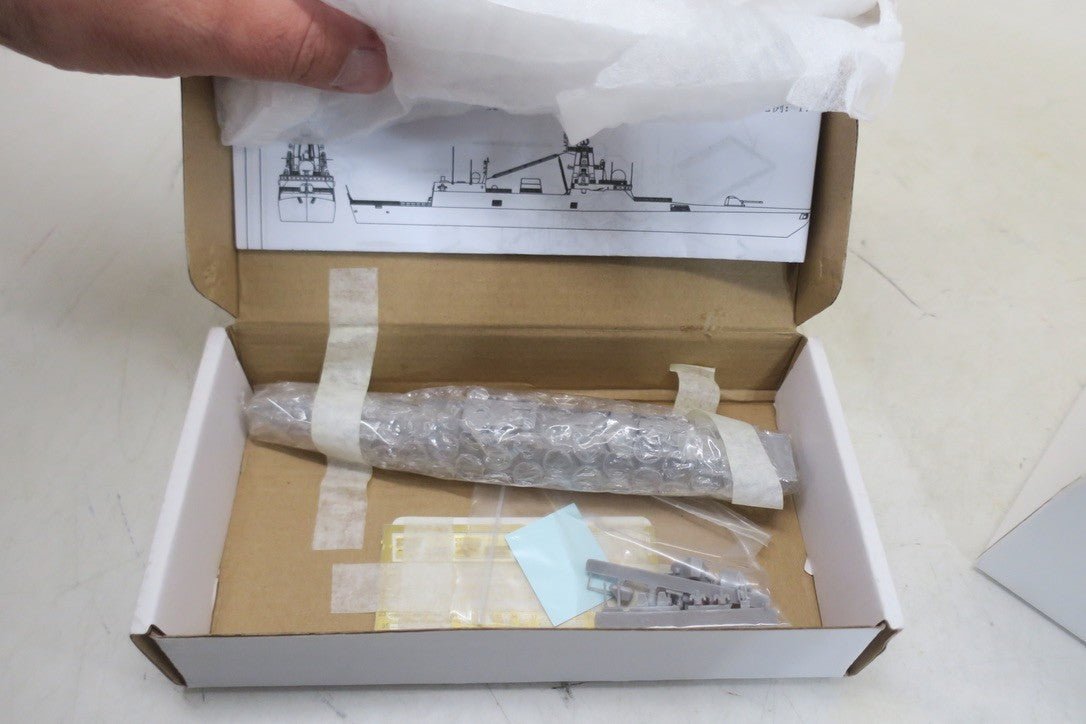 YG resin kit 1/700 Russian Type P.22350 Guide Missile Frigate Model Kit - WISE GUYS HOBBIES LLC
