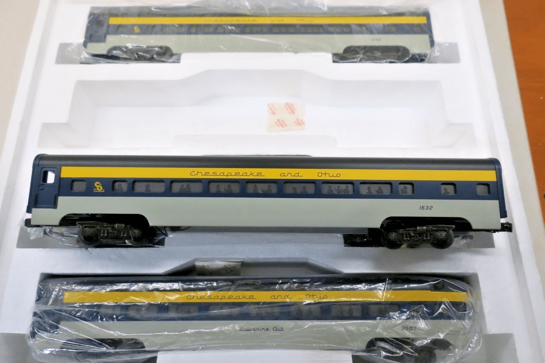 MTH MT 20-6502 Chesapeake & Ohio 5 Car 70' Painted Aluminum Passenger Set - WISE GUYS HOBBIES LLC