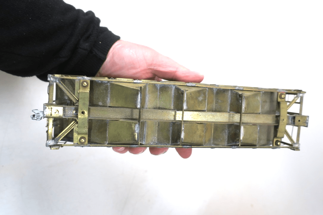 O - SCALE BRASS MAX GRAY PANEL SIDE PEAKED END TRIPLE HOPPER 707 IN BOX - WISE GUYS HOBBIES LLC
