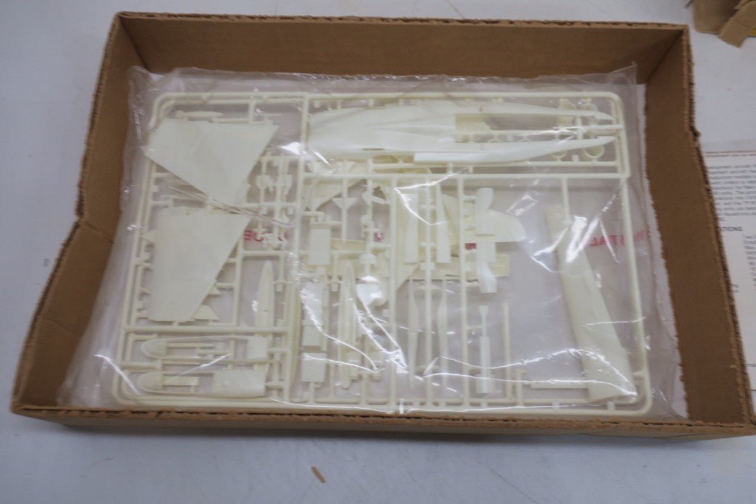 Testors Italeri F - 18 Hornet 1/72 Scale Airplane Plastic Model Kit - WISE GUYS HOBBIES LLC
