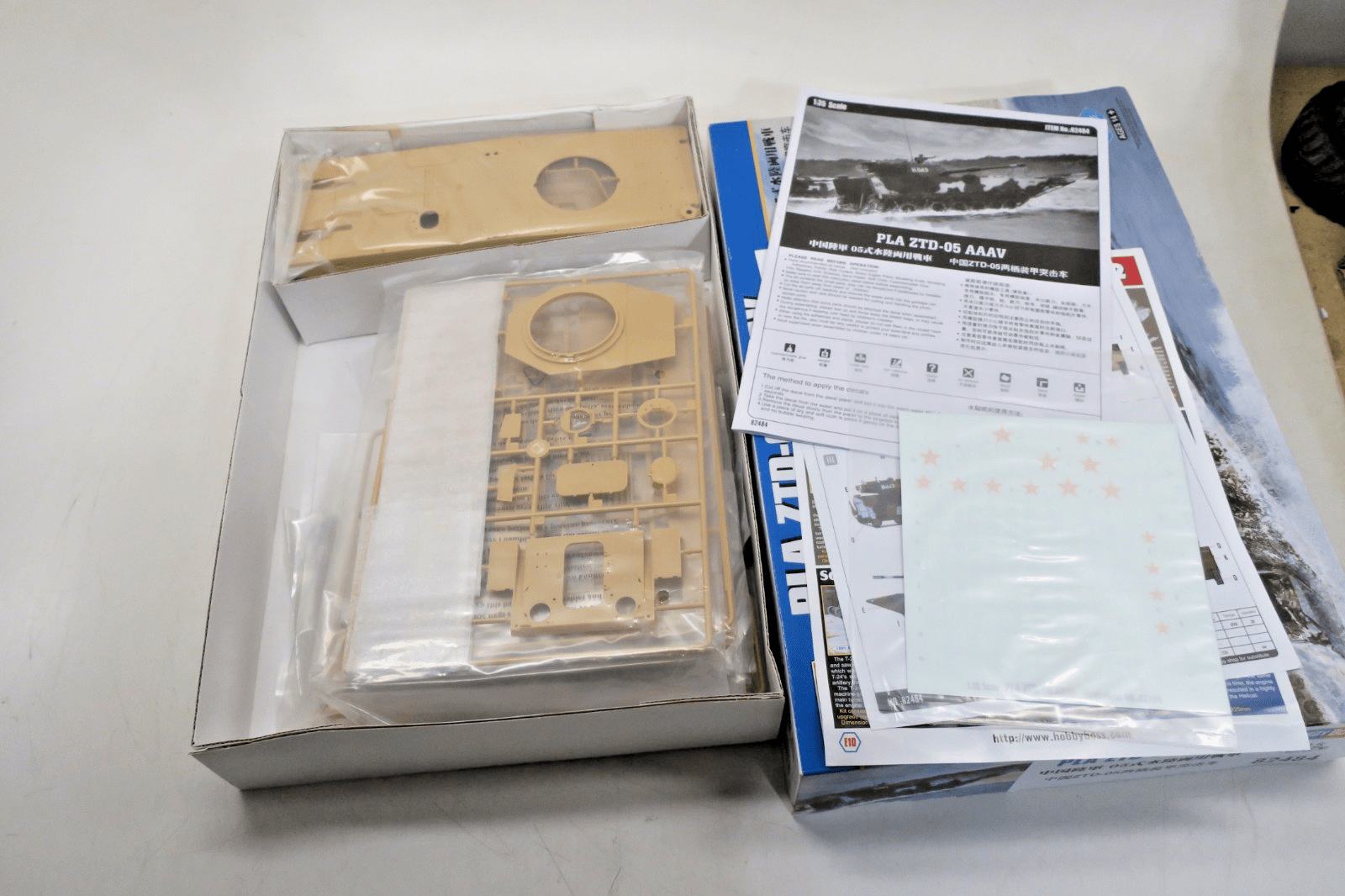 Hobby Boss 1/35 PLA ZTD-05 AAAV Model Kit 82484 - WISE GUYS HOBBIES LLC