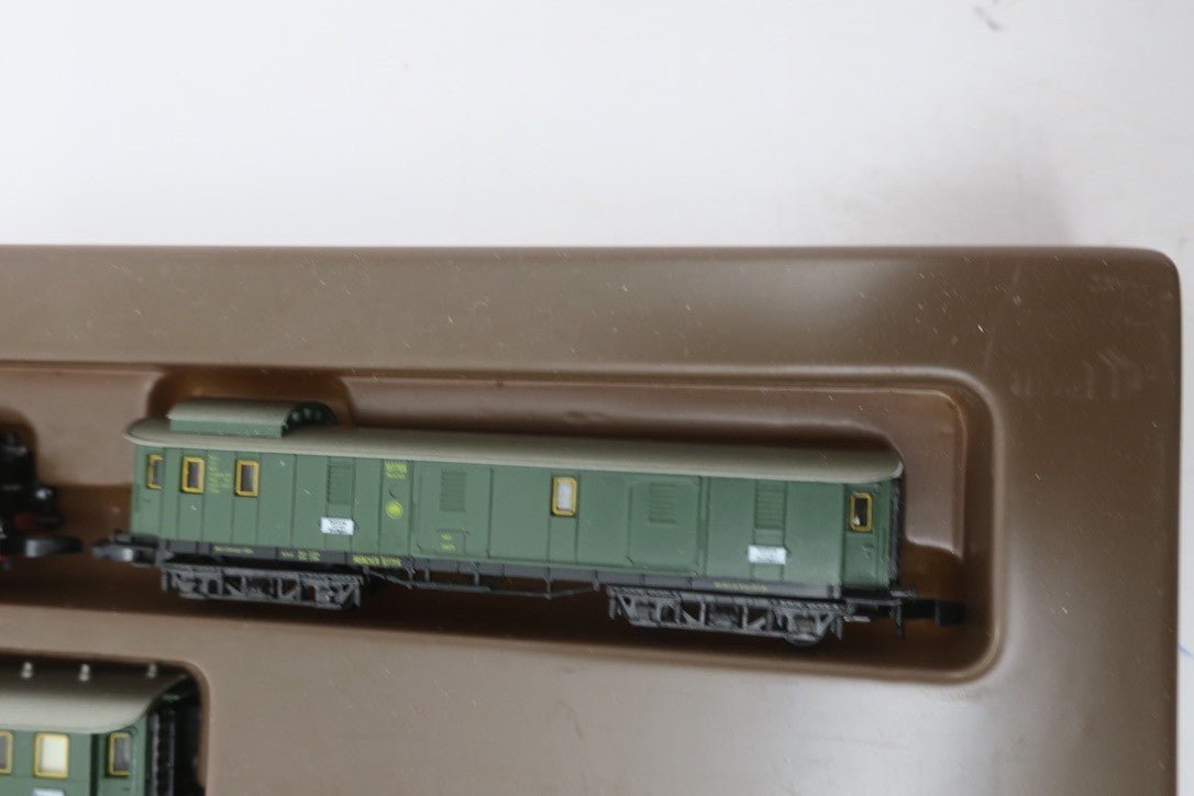 Z Marklin 8100 BR 18 Locomotive & 3-Car Passenger Set - WISE GUYS HOBBIES LLC