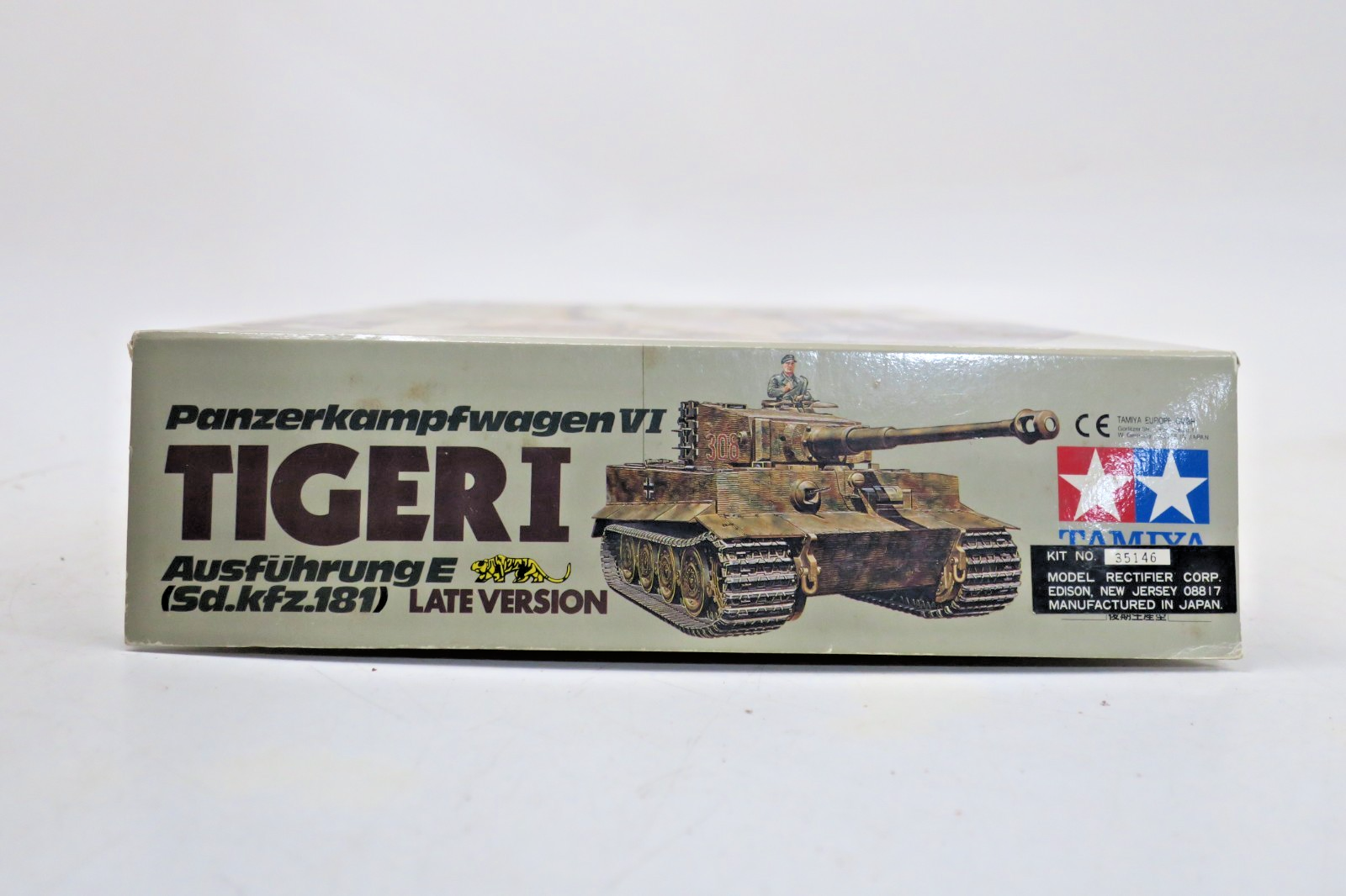 Tamiya 1/35 Panzerkampfwagen VI TIGER I Ausfuhrung E Late Ver Model Kit #35146