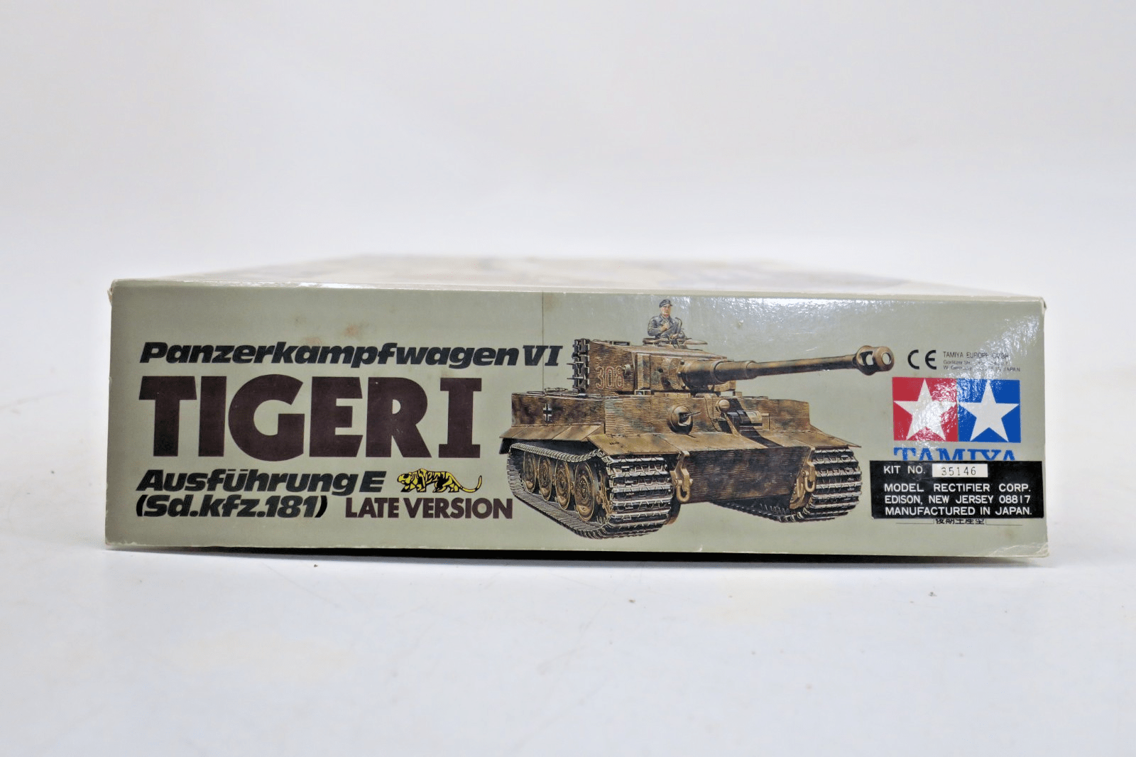 Tamiya 1/35 Panzerkampfwagen VI TIGER I Ausfuhrung E Late Ver Model Kit 35146 - WISE GUYS HOBBIES LLC