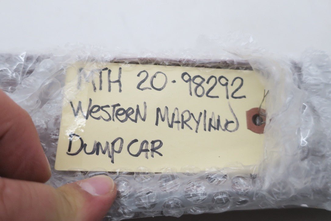 Western Maryland O Scale Premier Dump Car w/Operating Bay 20-98292 - WISE GUYS HOBBIES LLC