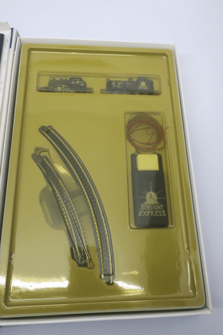 Marklin Z Starter Pack ""Starlight Express"" w/ BR 89 & Battery Transformer - WISE GUYS HOBBIES LLC