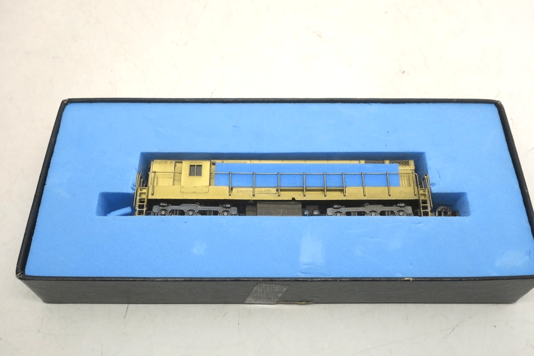 Sunset Model N Scale FM Trainmaster Phase 1B w/Original Box - WISE GUYS HOBBIES LLC
