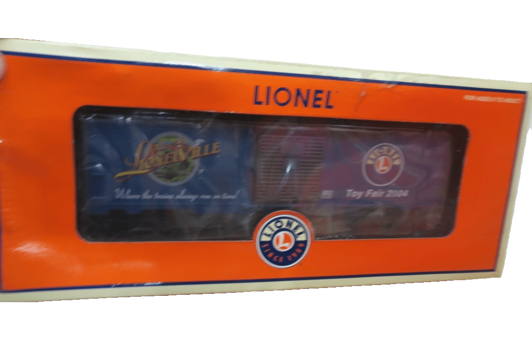 LIONEL O - GAUGE 6 - 29919 2004 TOY FAIR BOX CAR OPENING DOORS - WISE GUYS HOBBIES LLC