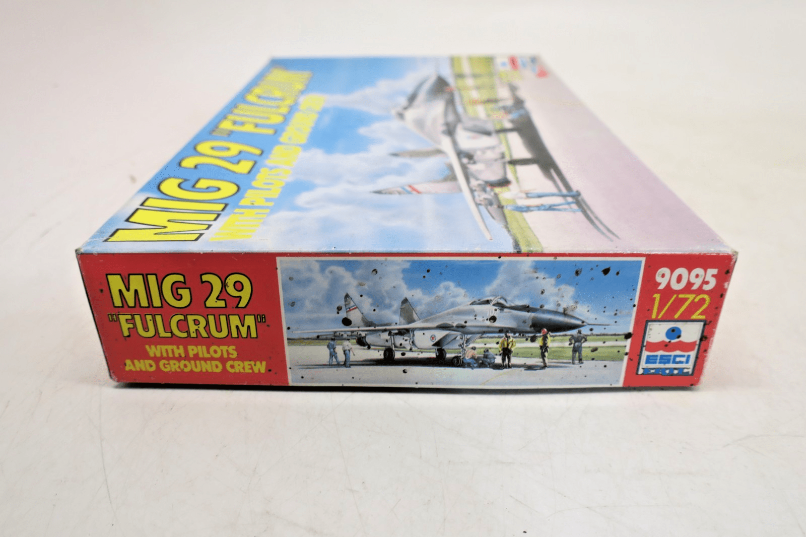 ESCI 1/72 MiG - 29 "Fulcrum" With Pilots And Ground Crew Model Kit 9095 - WISE GUYS HOBBIES LLC