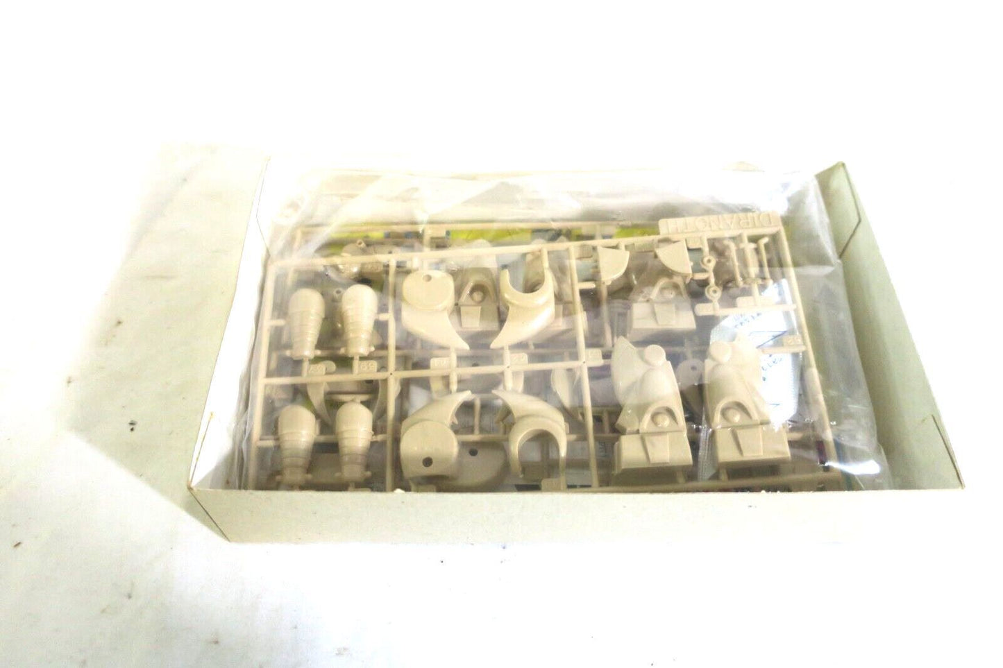 AOSHIMA 1/144 SCALE ACROBUNCH ROBOT MODEL KIT - DIRA NOTH (E18)