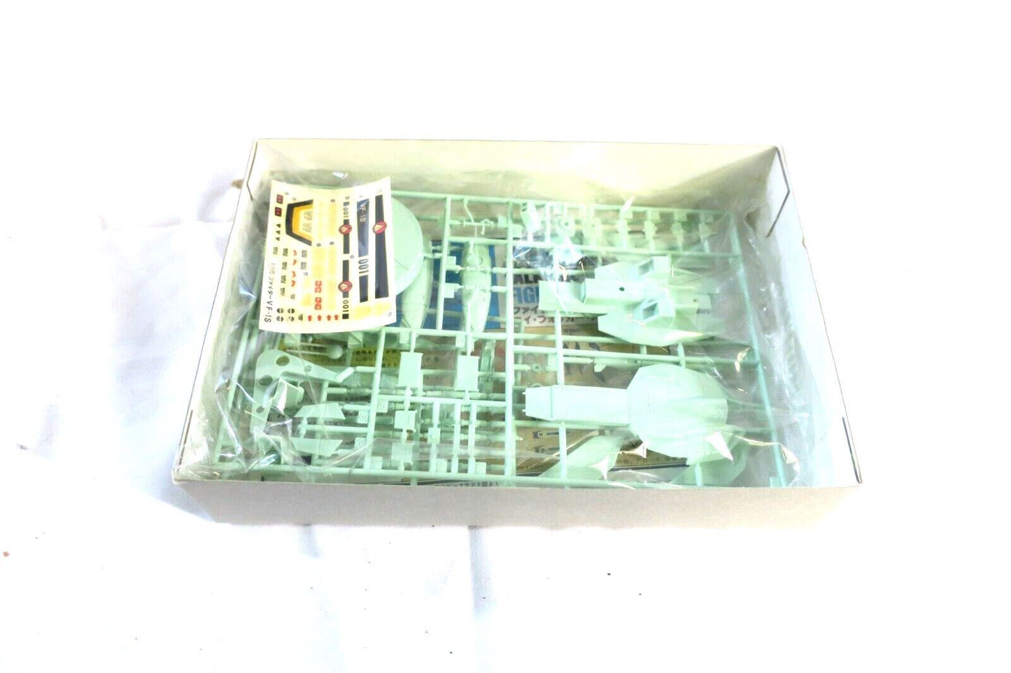 ARII MACROSS SERIES VALKYRIE VF-1S BATTROID 46 MODEL Kit 1/100 AR-323-300 F19