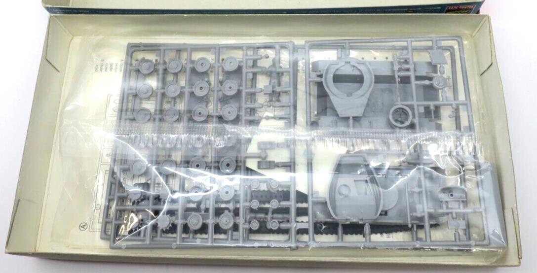 Hasegawa 1/72 Light Tank M-24 Chaffe MT19-500 31119 Model Kit