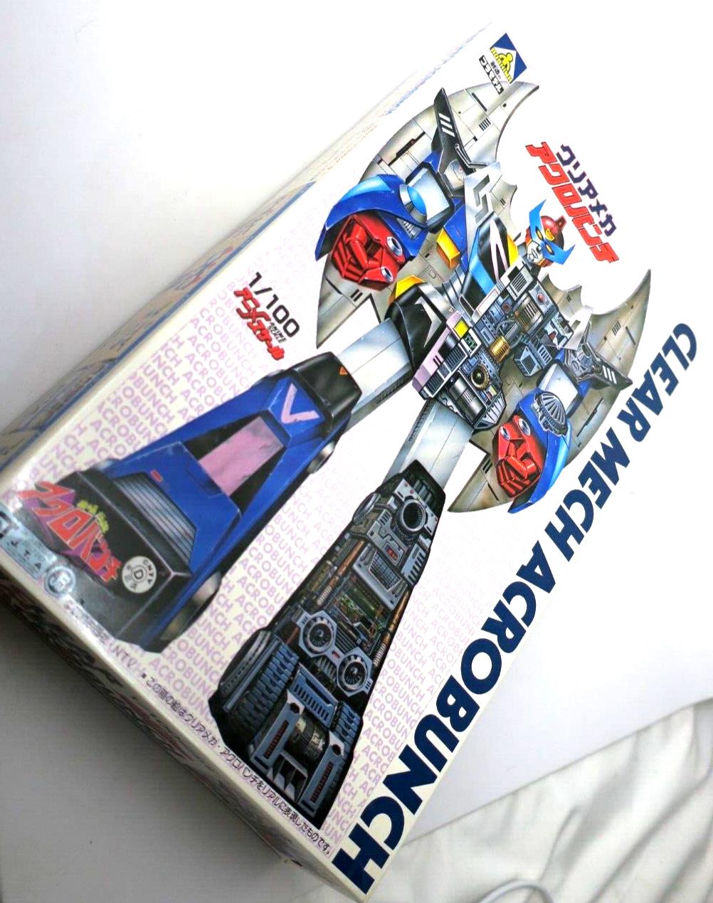 Aoshima. # 1G-36-100. Clear Mech Acrobunch 1/100 Model Kit E16