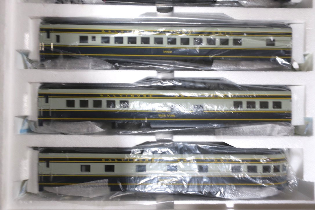 MTH 20-6565 O Baltimore & Ohio 70' Streamlined Passenger Car Set (Set of 5)