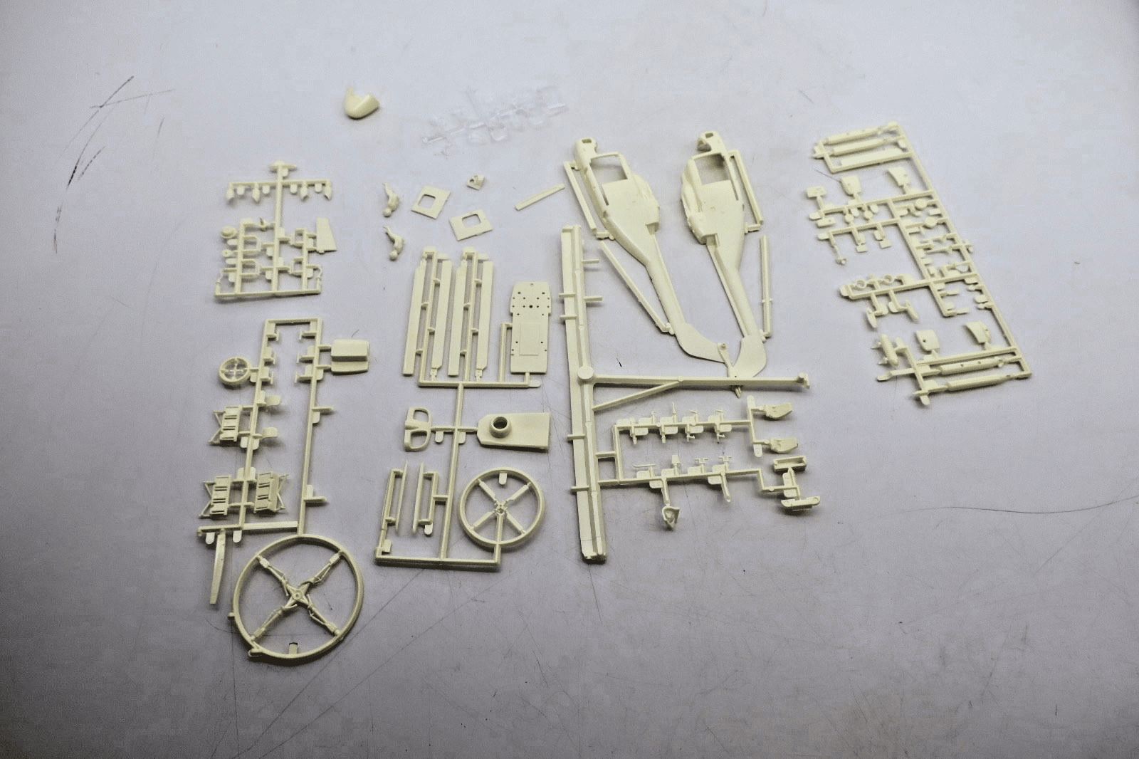 Heller 1/72 Lynx HAS Model Kit - WISE GUYS HOBBIES LLC