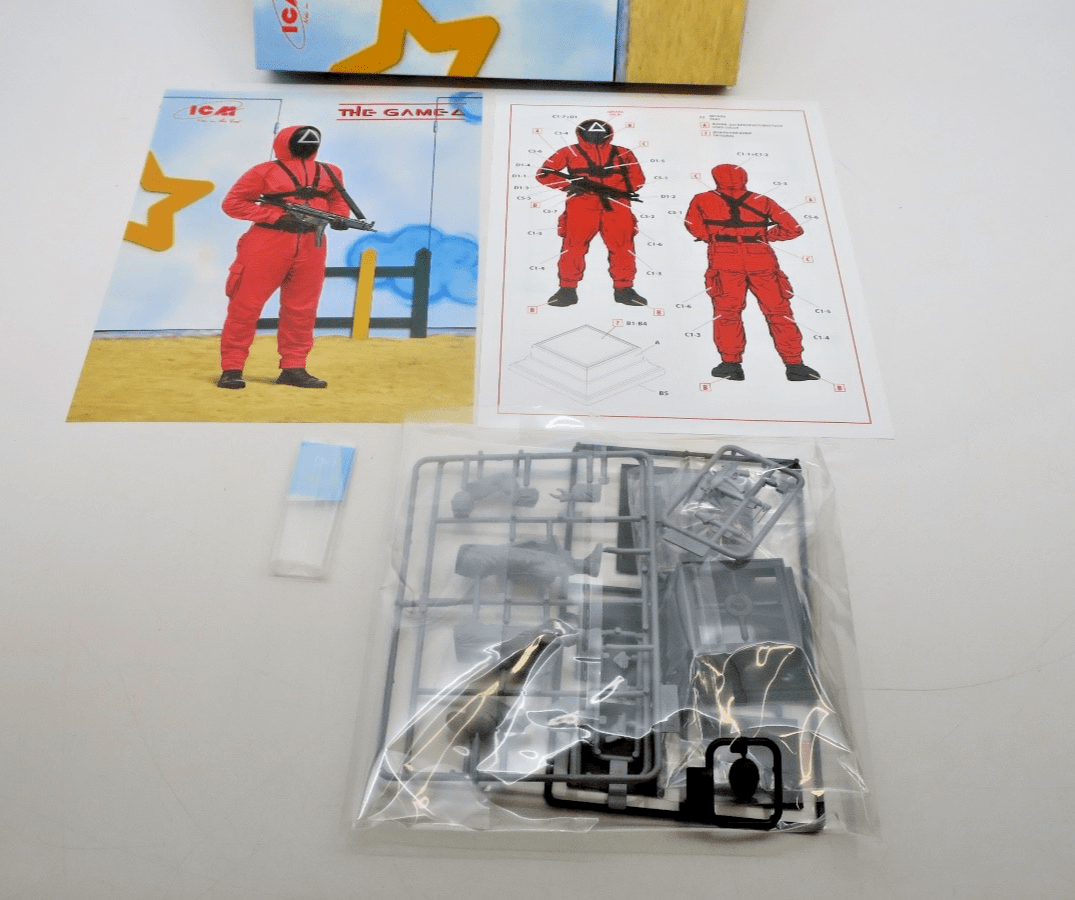 ICM Squid Games 1/16 The Game Triangle Model Kit 16211 - WISE GUYS HOBBIES LLC