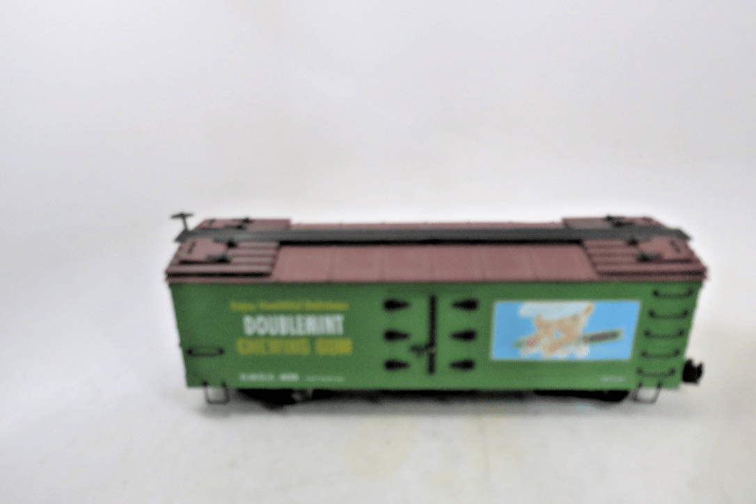 Bachmann Big Haulers G Scale 93253 Doublemint Gum BillBoard Reefer - WISE GUYS HOBBIES LLC
