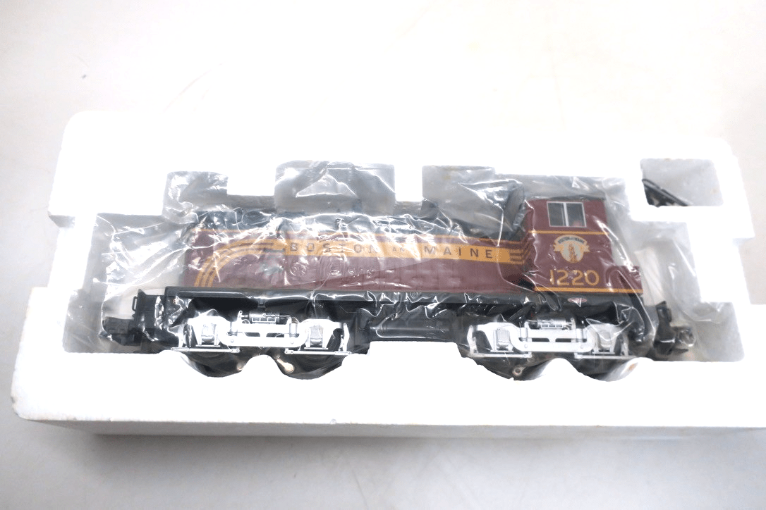Atlas 6125 - 1 Boston & Maine SW - 9 Diesel Switcher AS - IS - WISE GUYS HOBBIES LLC