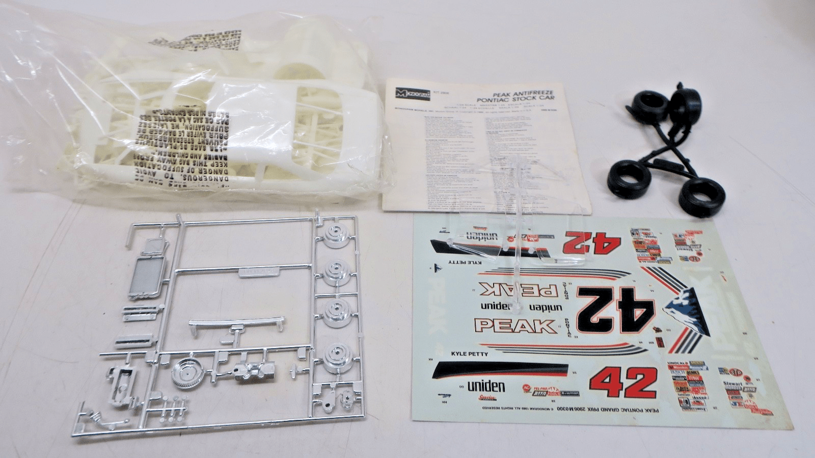 Monogram 1/24 2906 Kyle Petty's Peak Antifreeze Pontiac Stock Car Model Kit - WISE GUYS HOBBIES LLC