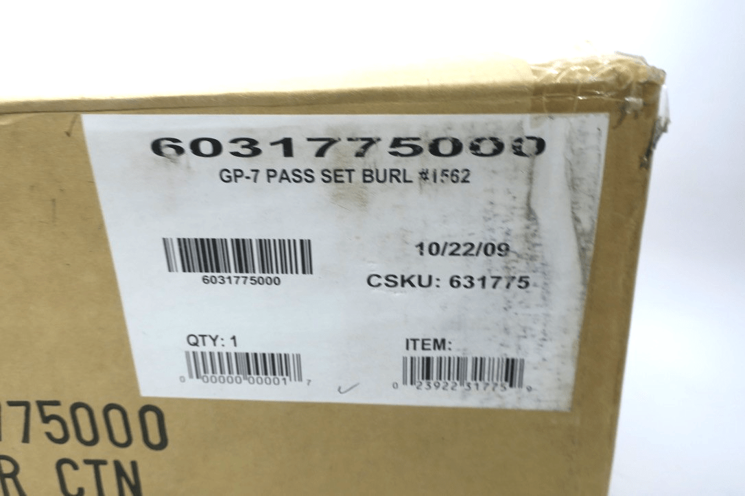 Lionel 1562 Burlington GP7 Passenger Set (Conv. LOCO 2328) 6 - 31775 - WISE GUYS HOBBIES LLC