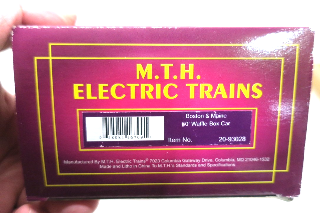 MTH Premier 20 - 93028 B&M (Boston & Maine) Waffle 50' Boxcar O - Gauge - WISE GUYS HOBBIES LLC