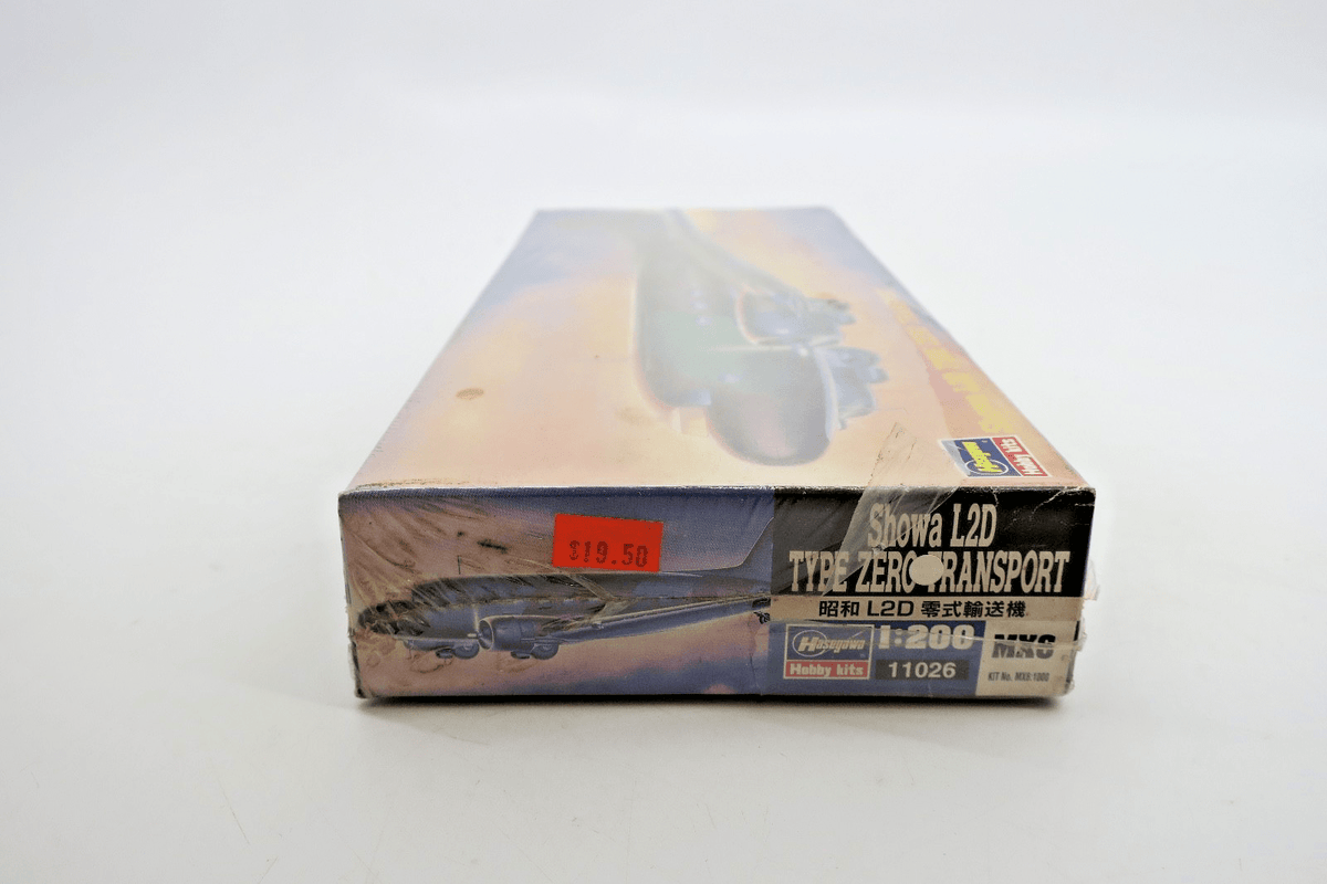 Hasegawa 1/200 Showa L2D Type Zero Transport Model Kit - WISE GUYS HOBBIES LLC