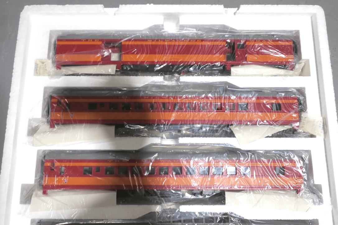 MTH Premier 20 - 65112 Milwaukee Road 70 Scale Streamlined 5 Passenger Car Set New - WISE GUYS HOBBIES LLC