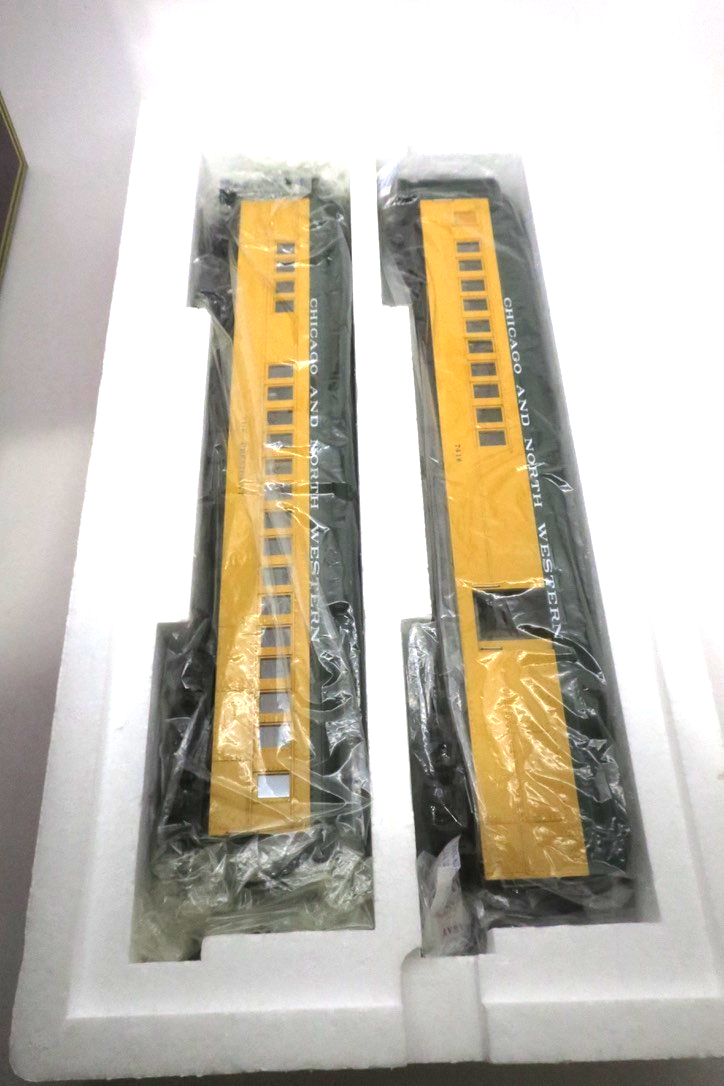 MTH 20-4130 Chicago NorthWestern, Scale Madison Combine/Diner Set