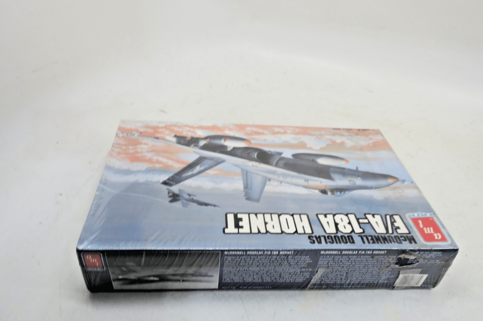 AMT 1/48 McDonnell Douglas F/A - 18A Hornet Model Kit 8876 SEALED - WISE GUYS HOBBIES LLC