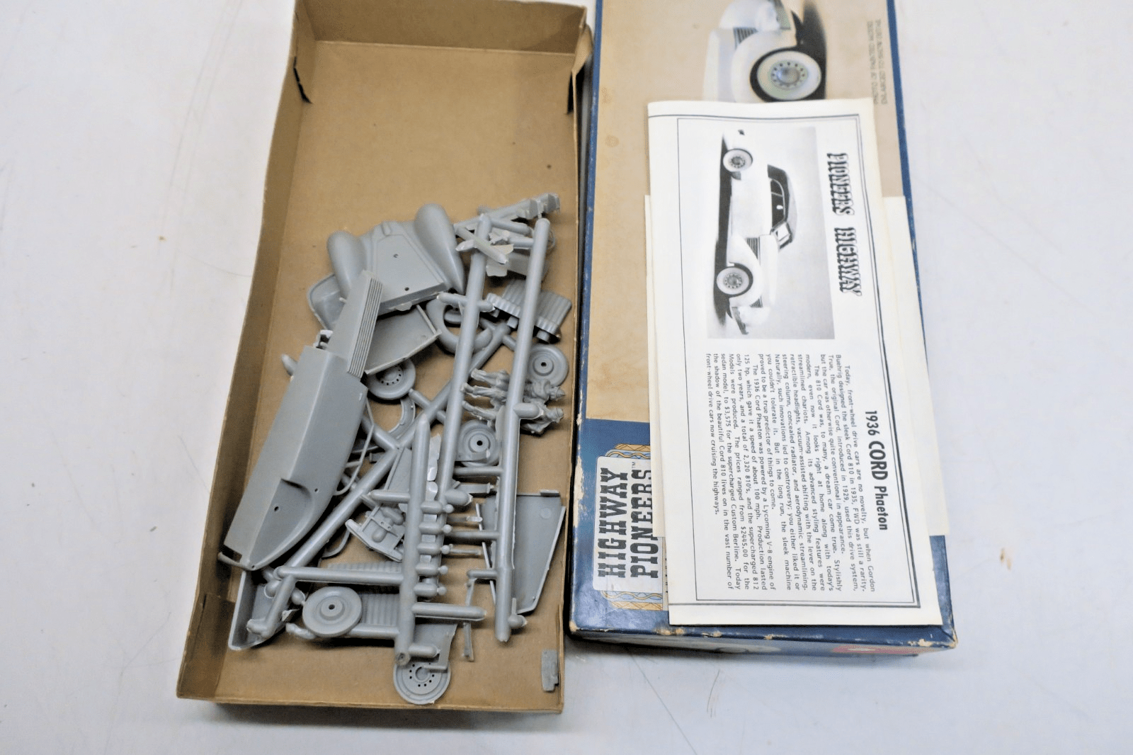 Minicraft 1/32 1936 Cord Beverly Phaeton Plastic Model Kit 1507 - WISE GUYS HOBBIES LLC
