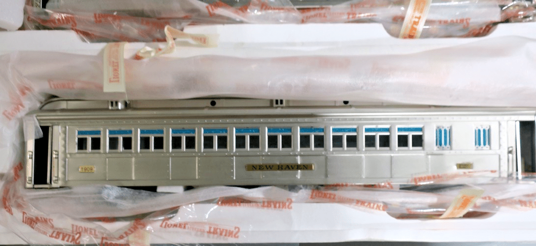 Lionel Zinc Chromate Std. Gauge Tinplate 3-Car Std. Gauge Show Room Set 11-40019 - WISE GUYS HOBBIES LLC
