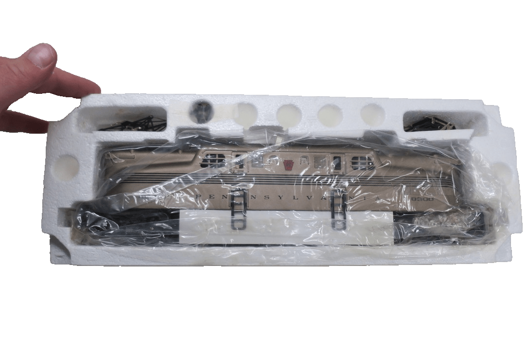 LIONEL 6 - 18300 Mint car Series Pennsylvania GG - 1 Diesel Electric Locomotive New - WISE GUYS HOBBIES LLC