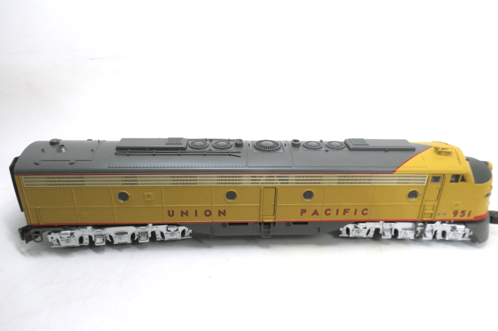 MTH Premier 20 - 2208 - 1 Union Pacific E8 A - B - A Diesel Engine Set O - Gauge - WISE GUYS HOBBIES LLC