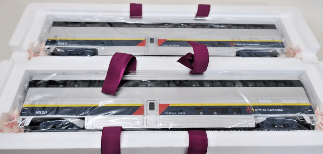 MTH RailKing 20 - 6675 Amtrak California 2 Car Super Liner Coach Set - WISE GUYS HOBBIES LLC