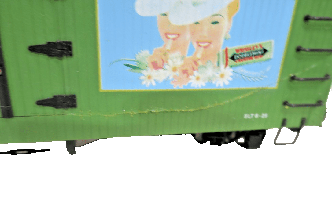 Bachmann Big Haulers G Scale 93253 Doublemint Gum BillBoard Reefer - WISE GUYS HOBBIES LLC