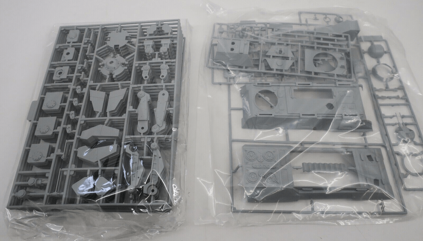 Modelcollect Fist of War 1/72 German WWII E-100 380mm Stug Gun Model Kit - WISE GUYS HOBBIES LLC