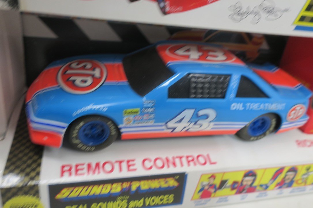 Vtg 1992 RICHARD PETTY TALKING ELECTRONIC LARGE 1:16 STP NASCAR 43 ORIGINAL BOX - WISE GUYS HOBBIES LLC