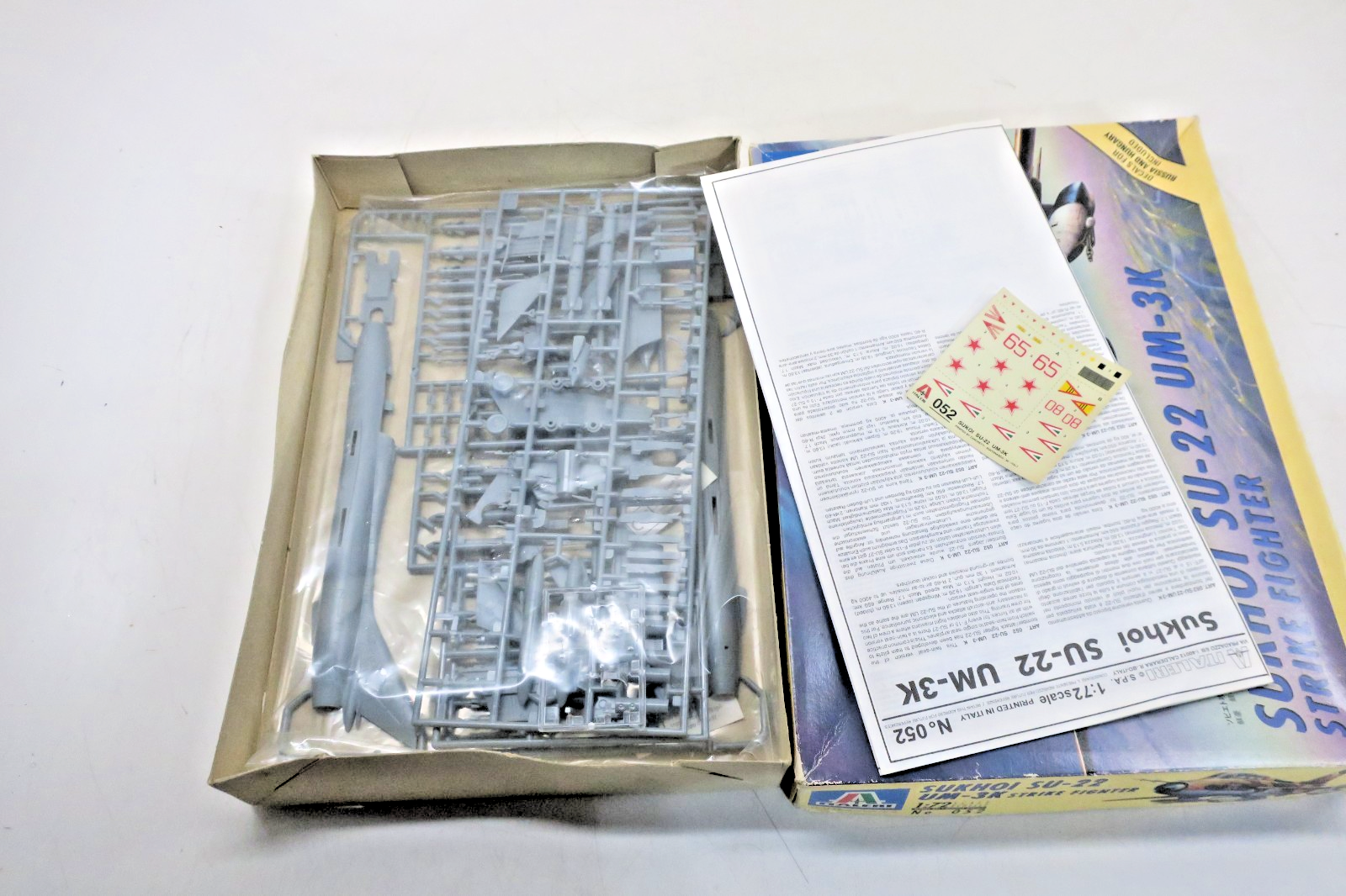 Italeri 1/72 Sukhoi Su-22 UM-3K Strike Fighter Model Kit #052