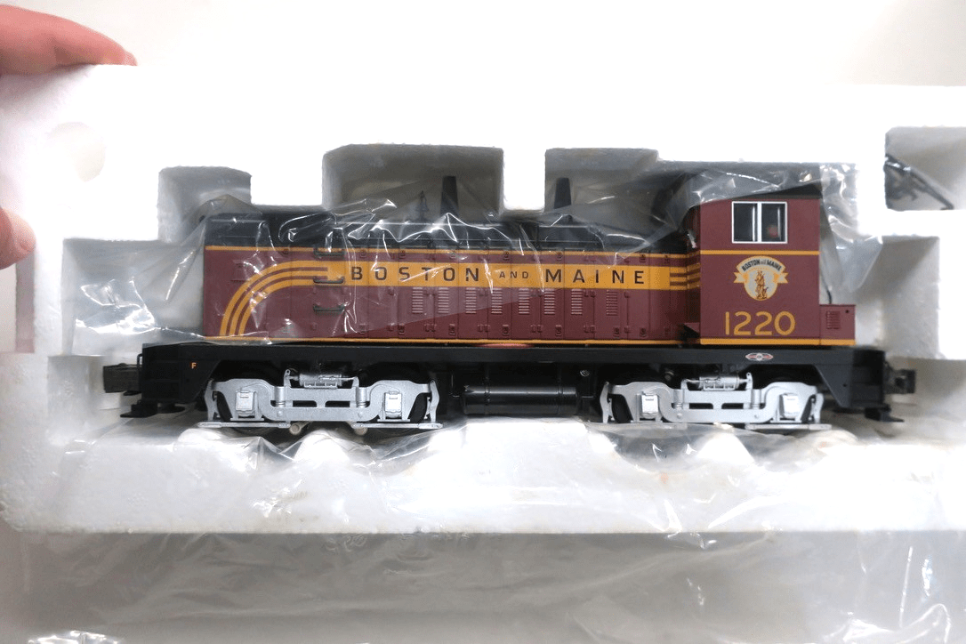 Atlas 6125 - 1 Boston & Maine SW - 9 Diesel Switcher AS - IS - WISE GUYS HOBBIES LLC