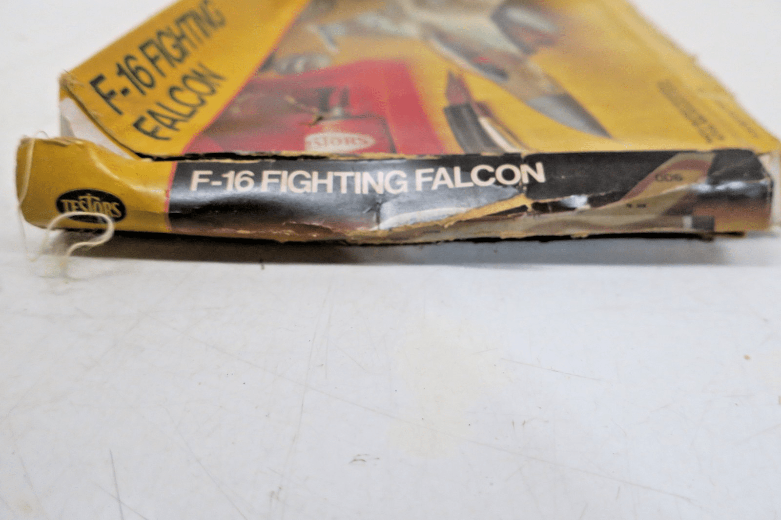 Testors Italeri 1/72 F-16 Fighting Falcon Plastic Model Kit 683 Damaged Box - WISE GUYS HOBBIES LLC
