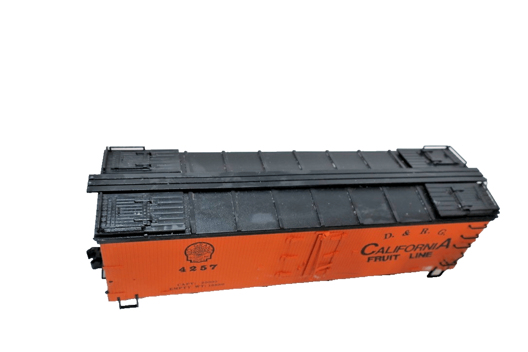 DELTON (4257) DENVER & RIO GRANDE / CALIFORNIA FRUIT LINE / WOOD - SIDED REEFER - WISE GUYS HOBBIES LLC