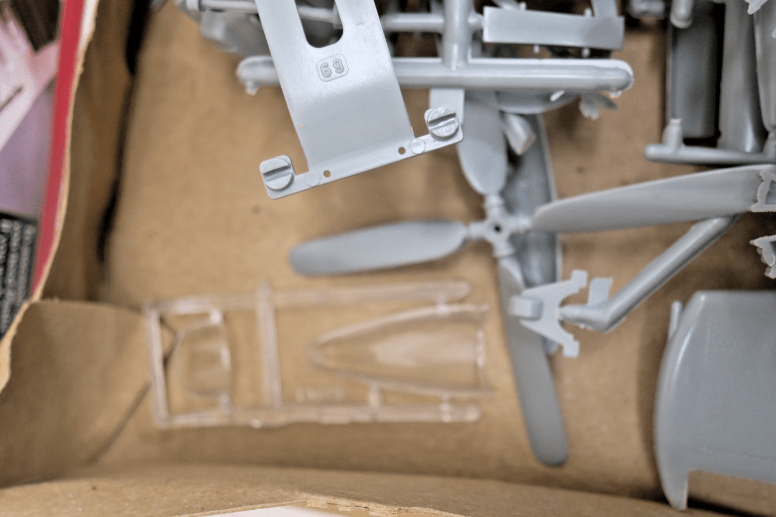 Revell The History Makers 1/40 Douglas A - 1H Skyraider Model Kit 8615 USED - WISE GUYS HOBBIES LLC