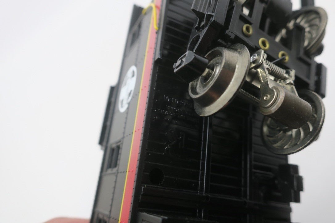 K-LINE K617-1055 ATSF WARBONNET OFF CENTER CUPOLA SS CABOOSE RARE - WISE GUYS HOBBIES LLC