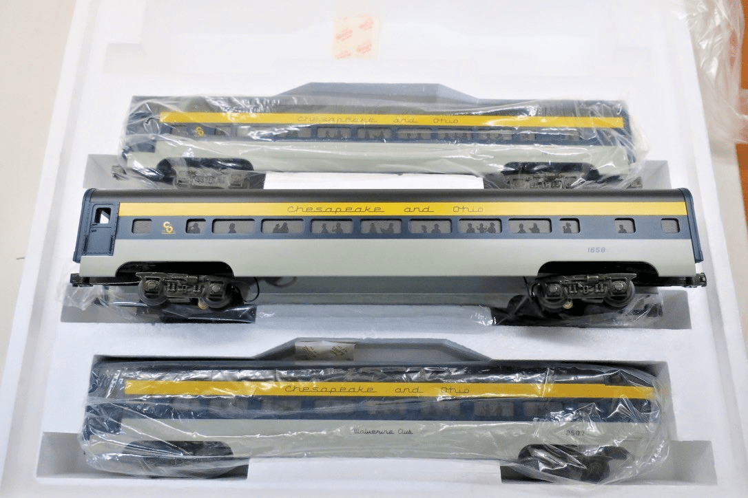 MTH MT 20-6502 Chesapeake & Ohio 5 Car 70' Painted Aluminum Passenger Set - WISE GUYS HOBBIES LLC