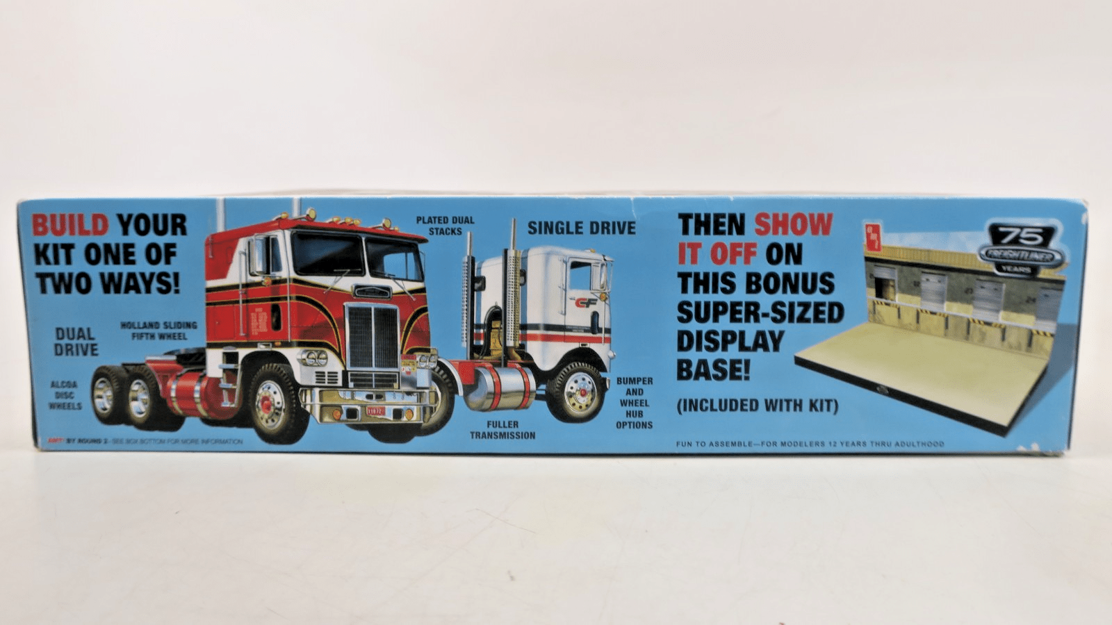 AMT 1/25 White-Freightliner SD/DD Truck Tractor 2 in 1 Model Kit AMT1046 - WISE GUYS HOBBIES LLC