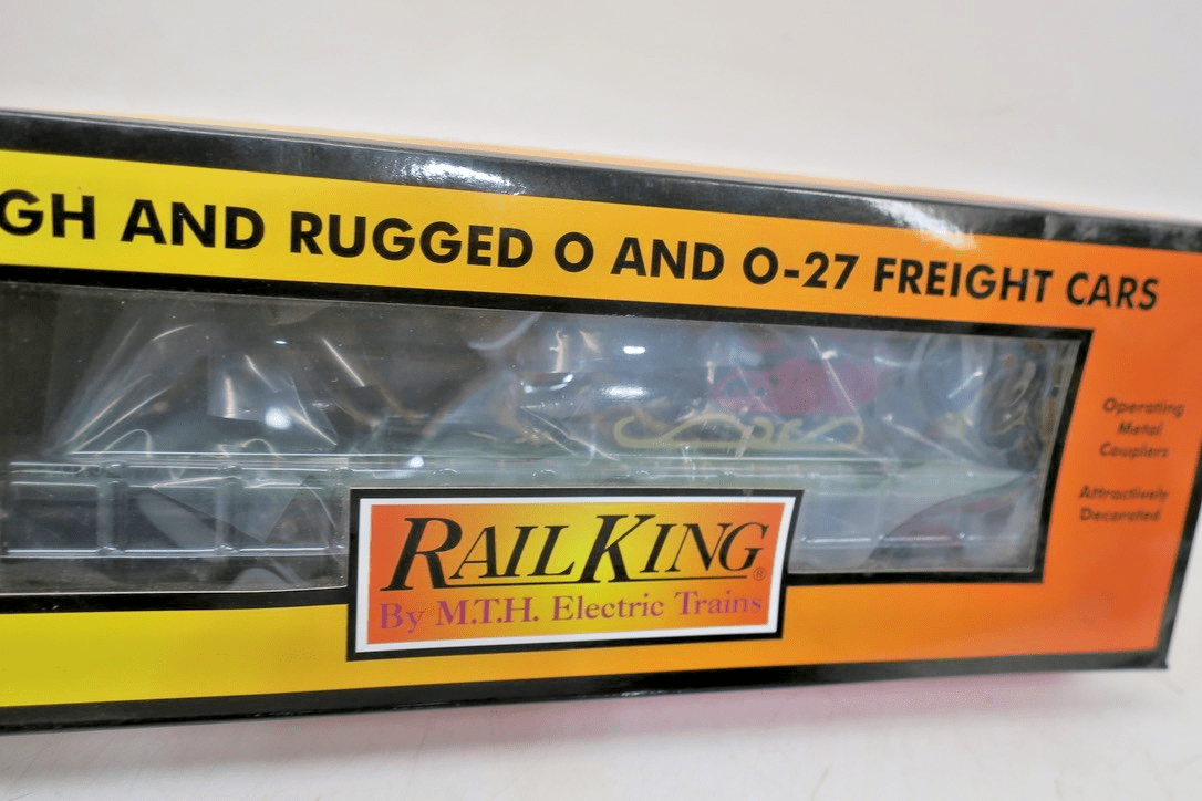 MTH RailKing 30 - 76860 Christmas Green Flatcar Santa Reindeers LED Lights - WISE GUYS HOBBIES LLC